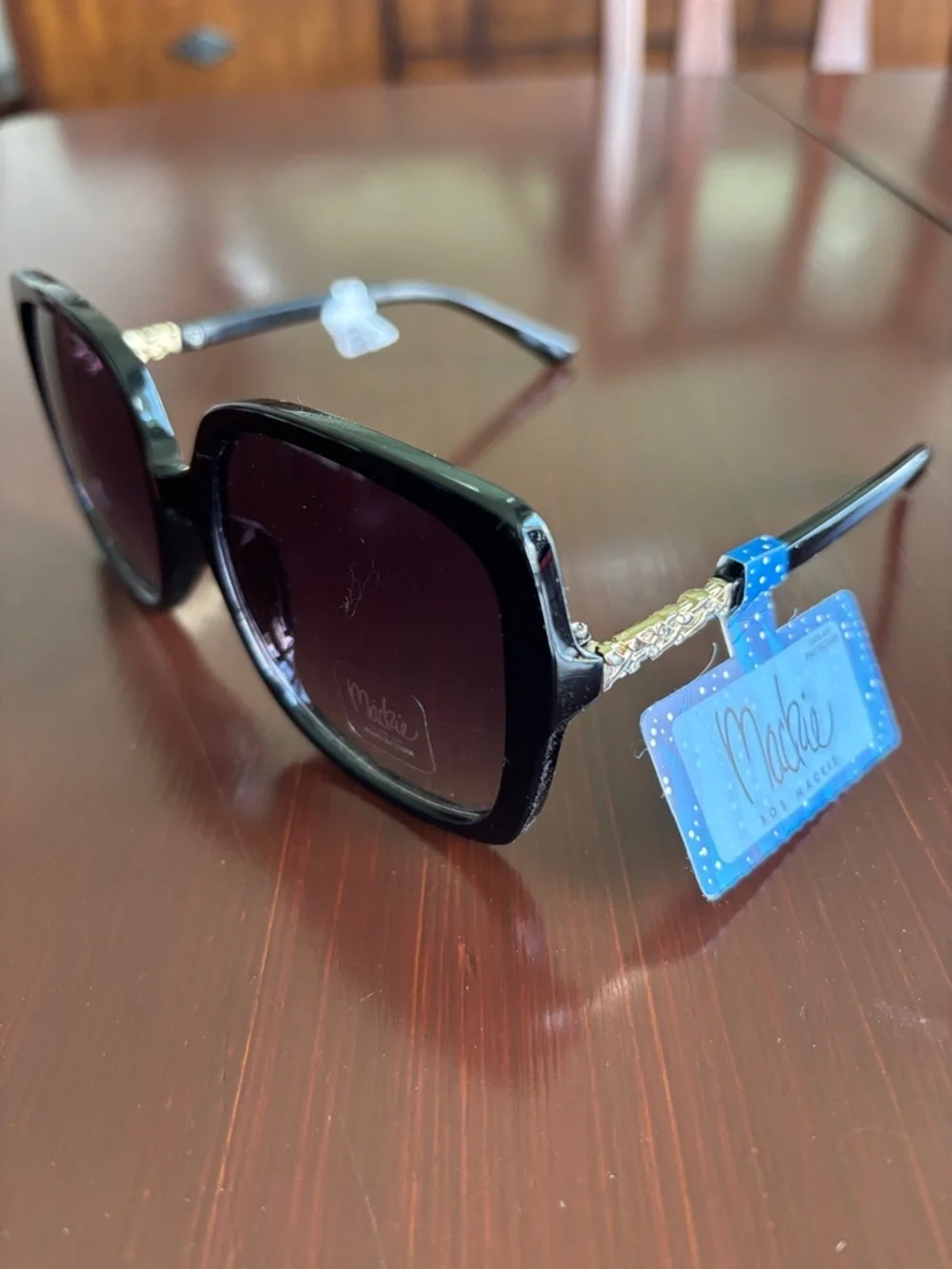 Mackie 100% UV protection Square/round black frame & gradient lens,gold accent